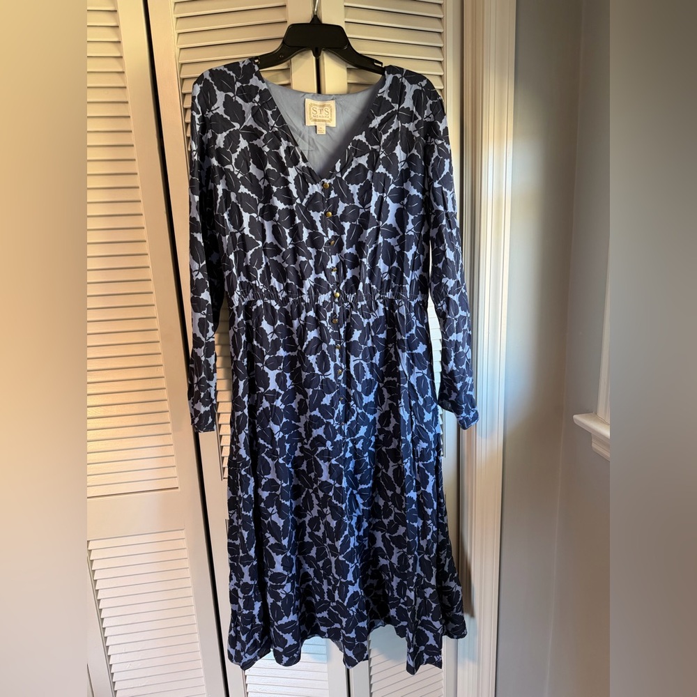 STS Sail to Sable Blue Navy and White Leaf Print Long Sleeve Dress